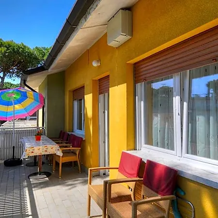Aparthotel Laura 4*