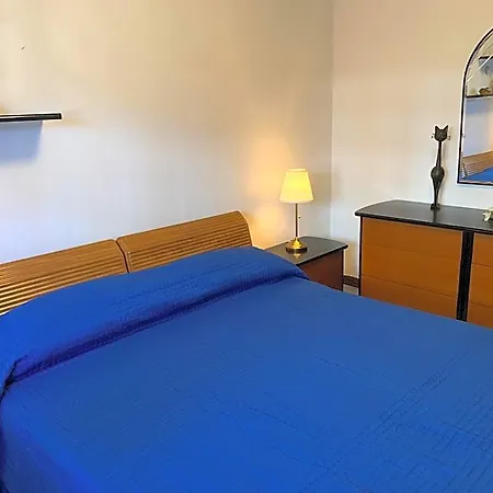 Laura Aparthotel