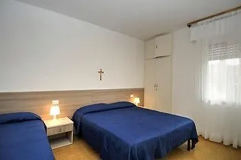 Laura 4*