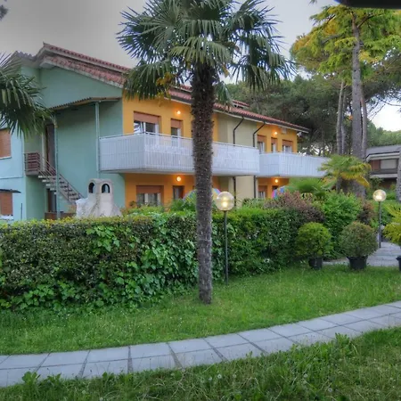 Laura 4* Lignano Sabbiadoro