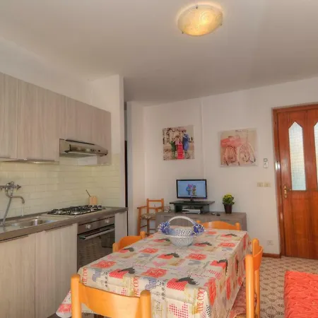 Laura Aparthotel