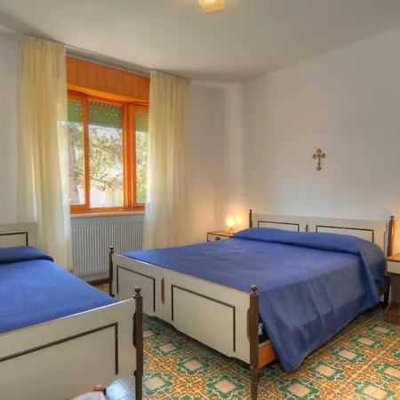 Laura Aparthotel *